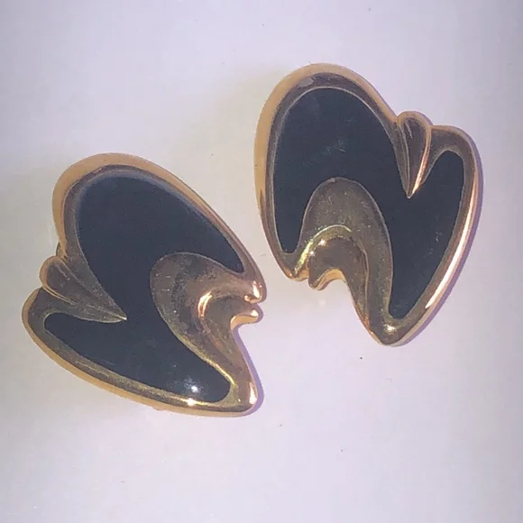 Angel Brand Signed Black Enamel and Gold Tone Retro Vintage Clip-On Earrings - Picture 4 of 7